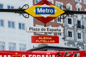 阿斯：女足欧洲杯期间，西班牙一地铁站用国家队球员名字命名出口