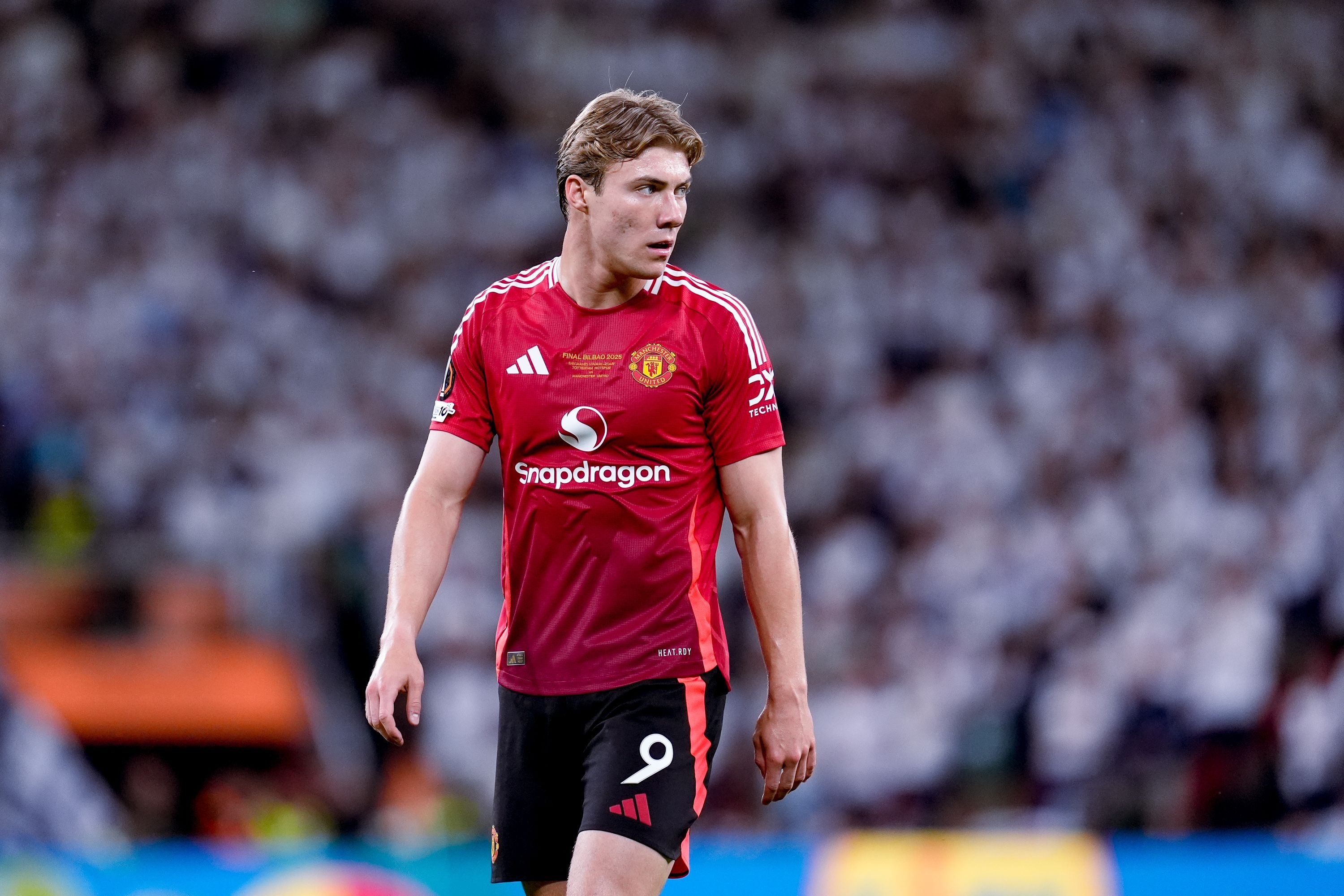 奇异果体育-独立报：富勒姆询问了霍伊伦的情况，曼联更想他去国外